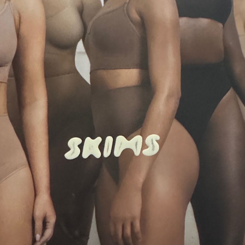 SKIMS core control thong -mica